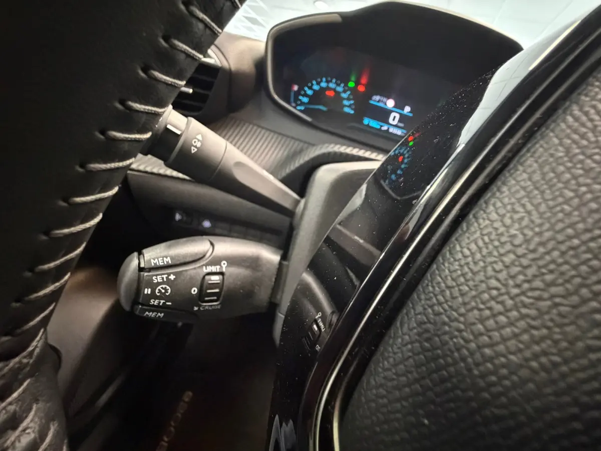 EV Active Pack 50 kWh | CLIMA | NAVI | CAR PLAY |