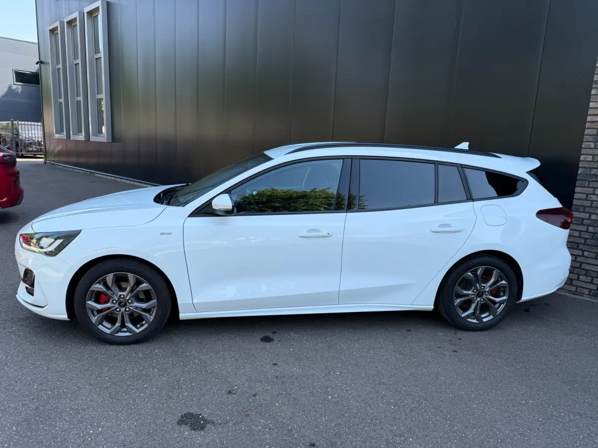 1.0 Eco 125pk Hybrid ST Line Navi, Adop. cruise, Winter, Spoiler groot etc. etc.