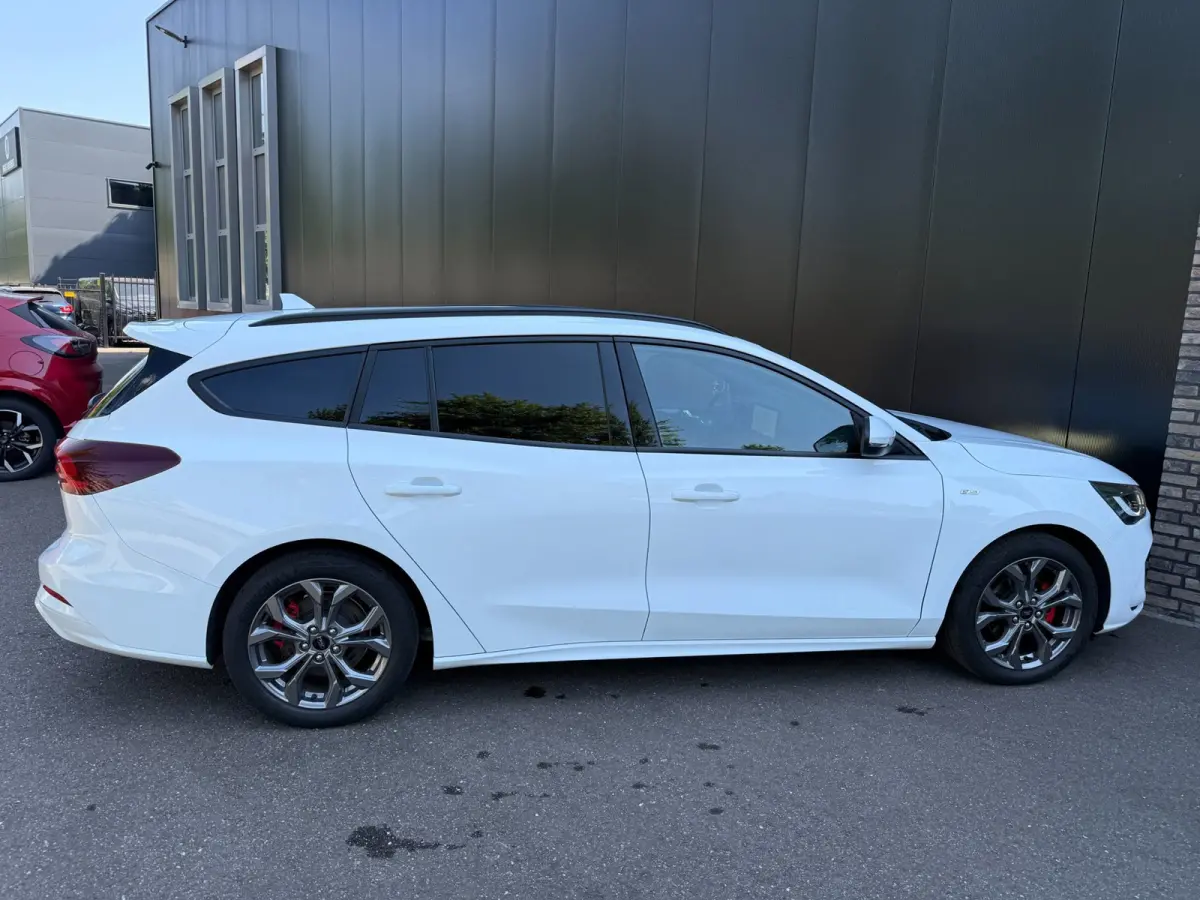1.0 Eco 125pk Hybrid ST Line Navi, Adop. cruise, Winter, Spoiler groot etc. etc.