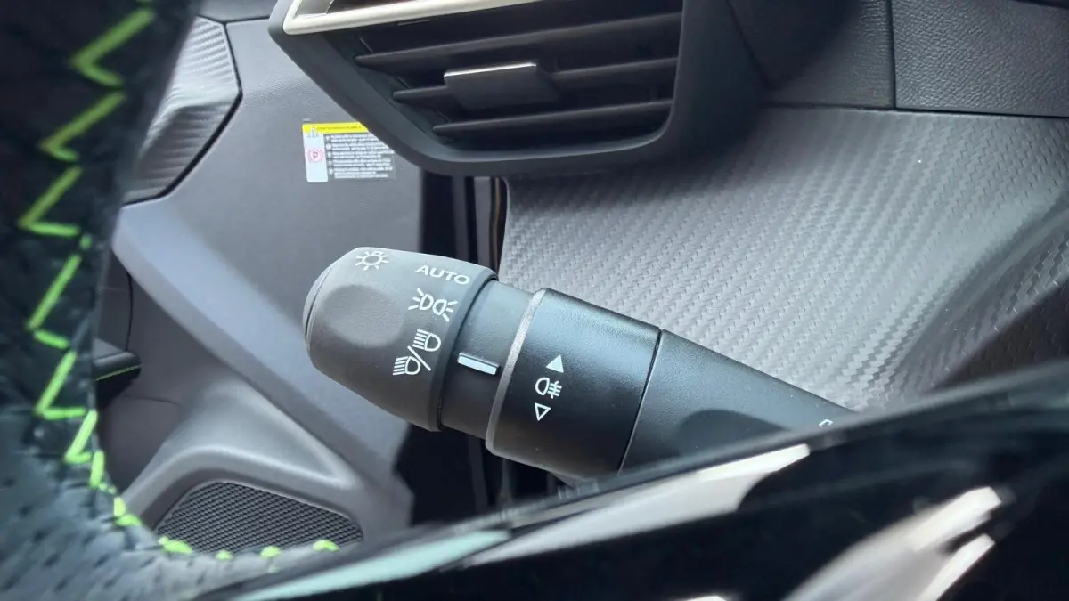 GT | Active Safety Brake met camera en radar (automatisch noodremsysteem) met Distance Alert (waarschuwing dreigende aanrijding) | Advanced Active Safety Brake met camera en radar | Climate 
