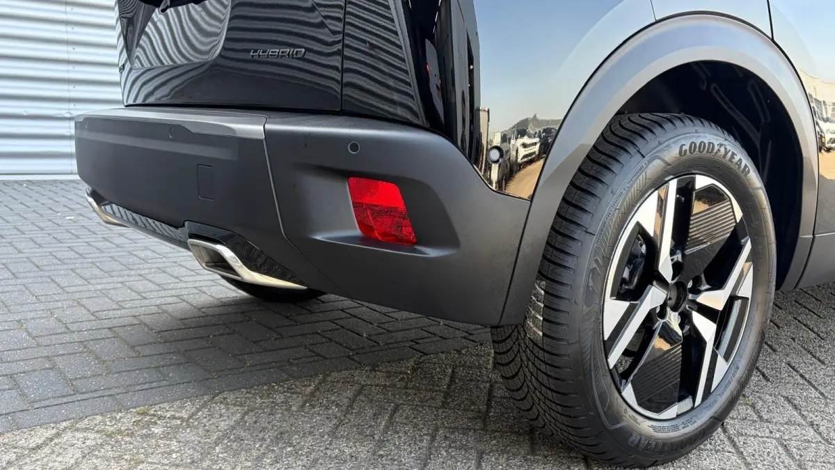 GT | Active Safety Brake met camera en radar (automatisch noodremsysteem) met Distance Alert (waarschuwing dreigende aanrijding) | Advanced Active Safety Brake met camera en radar | Climate 