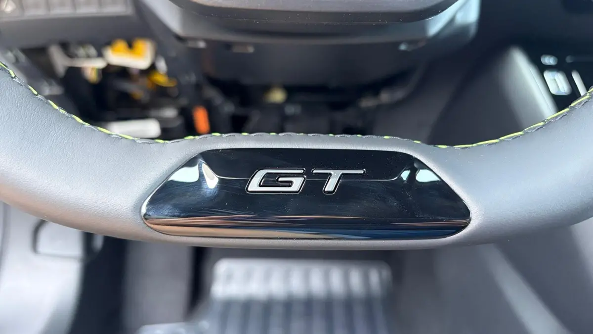 GT | Active Safety Brake met camera en radar (automatisch noodremsysteem) met Distance Alert (waarschuwing dreigende aanrijding) | Advanced Active Safety Brake met camera en radar | Climate 