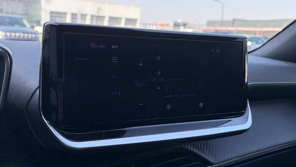 GT | Active Safety Brake met camera en radar (automatisch noodremsysteem) met Distance Alert (waarschuwing dreigende aanrijding) | Advanced Active Safety Brake met camera en radar | Climate 