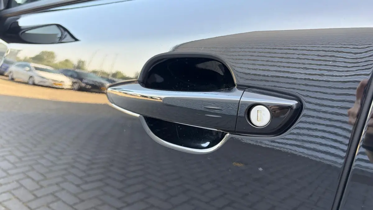 GT | Active Safety Brake met camera en radar (automatisch noodremsysteem) met Distance Alert (waarschuwing dreigende aanrijding) | Advanced Active Safety Brake met camera en radar | Climate 
