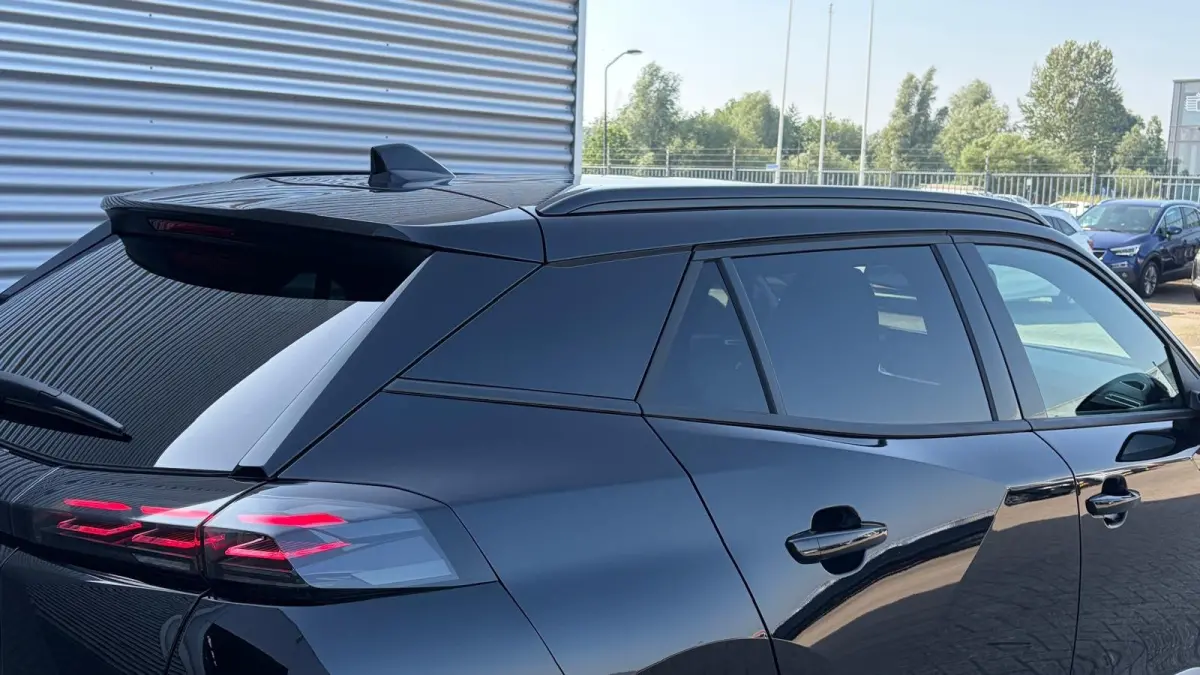 GT | Active Safety Brake met camera en radar (automatisch noodremsysteem) met Distance Alert (waarschuwing dreigende aanrijding) | Advanced Active Safety Brake met camera en radar | Climate 