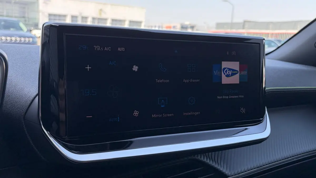 GT | Active Safety Brake met camera en radar (automatisch noodremsysteem) met Distance Alert (waarschuwing dreigende aanrijding) | Advanced Active Safety Brake met camera en radar | Climate 