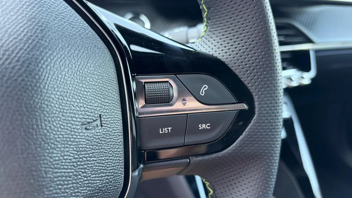 GT | Active Safety Brake met camera en radar (automatisch noodremsysteem) met Distance Alert (waarschuwing dreigende aanrijding) | Advanced Active Safety Brake met camera en radar | Climate 