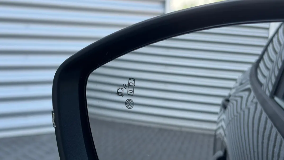 GT | Active Safety Brake met camera en radar (automatisch noodremsysteem) met Distance Alert (waarschuwing dreigende aanrijding) | Advanced Active Safety Brake met camera en radar | Climate 