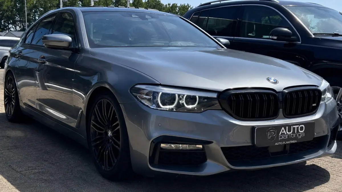 530d High Executive 265PK | AUTOMAAT | PANO | Achteruitrijcamera | Leder | Memory | Head Up Display | Virtual | 19 Inch | 2 Sleutels | APK tot 31-05-2027 |