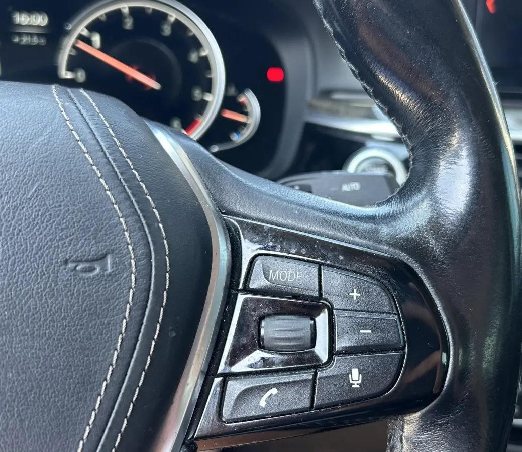 530d High Executive 265PK | AUTOMAAT | PANO | Achteruitrijcamera | Leder | Memory | Head Up Display | Virtual | 19 Inch | 2 Sleutels | APK tot 31-05-2027 |