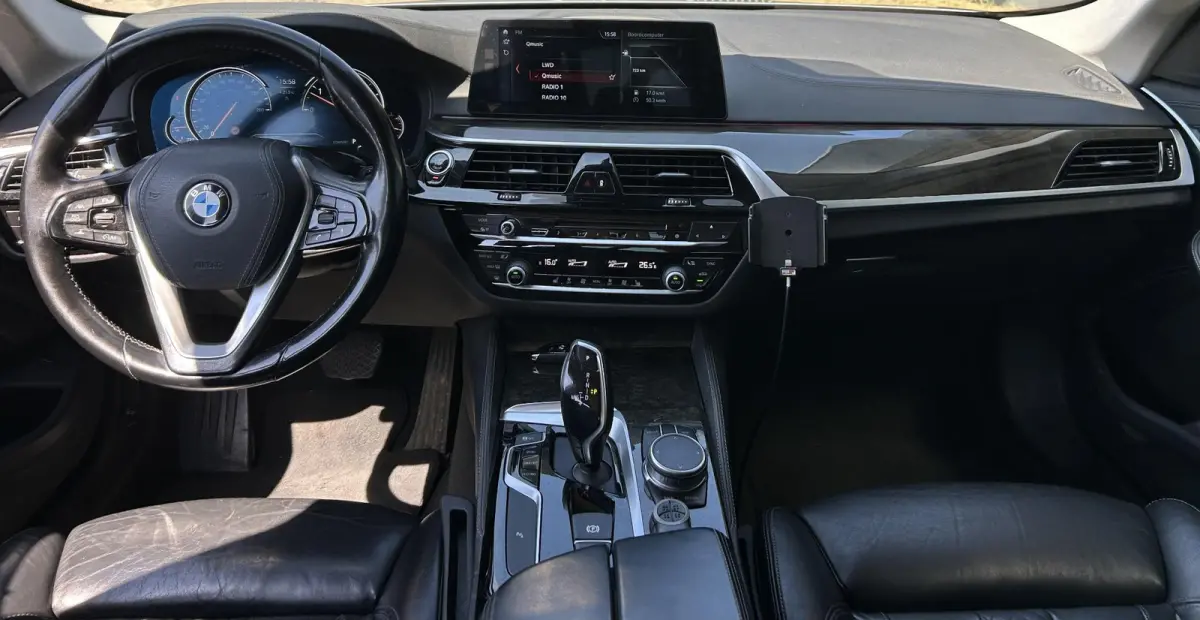 530d High Executive 265PK | AUTOMAAT | PANO | Achteruitrijcamera | Leder | Memory | Head Up Display | Virtual | 19 Inch | 2 Sleutels | APK tot 31-05-2027 |