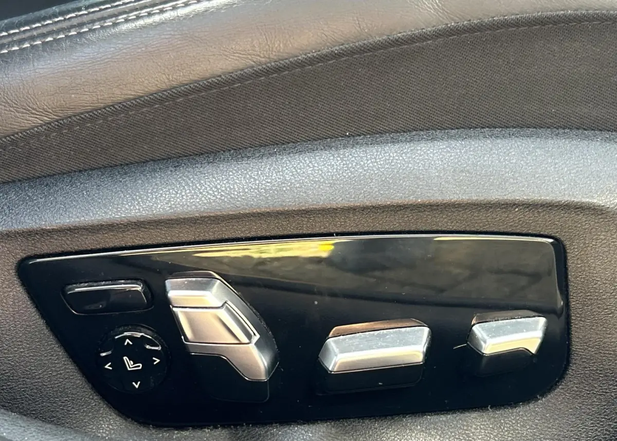 530d High Executive 265PK | AUTOMAAT | PANO | Achteruitrijcamera | Leder | Memory | Head Up Display | Virtual | 19 Inch | 2 Sleutels | APK tot 31-05-2027 |
