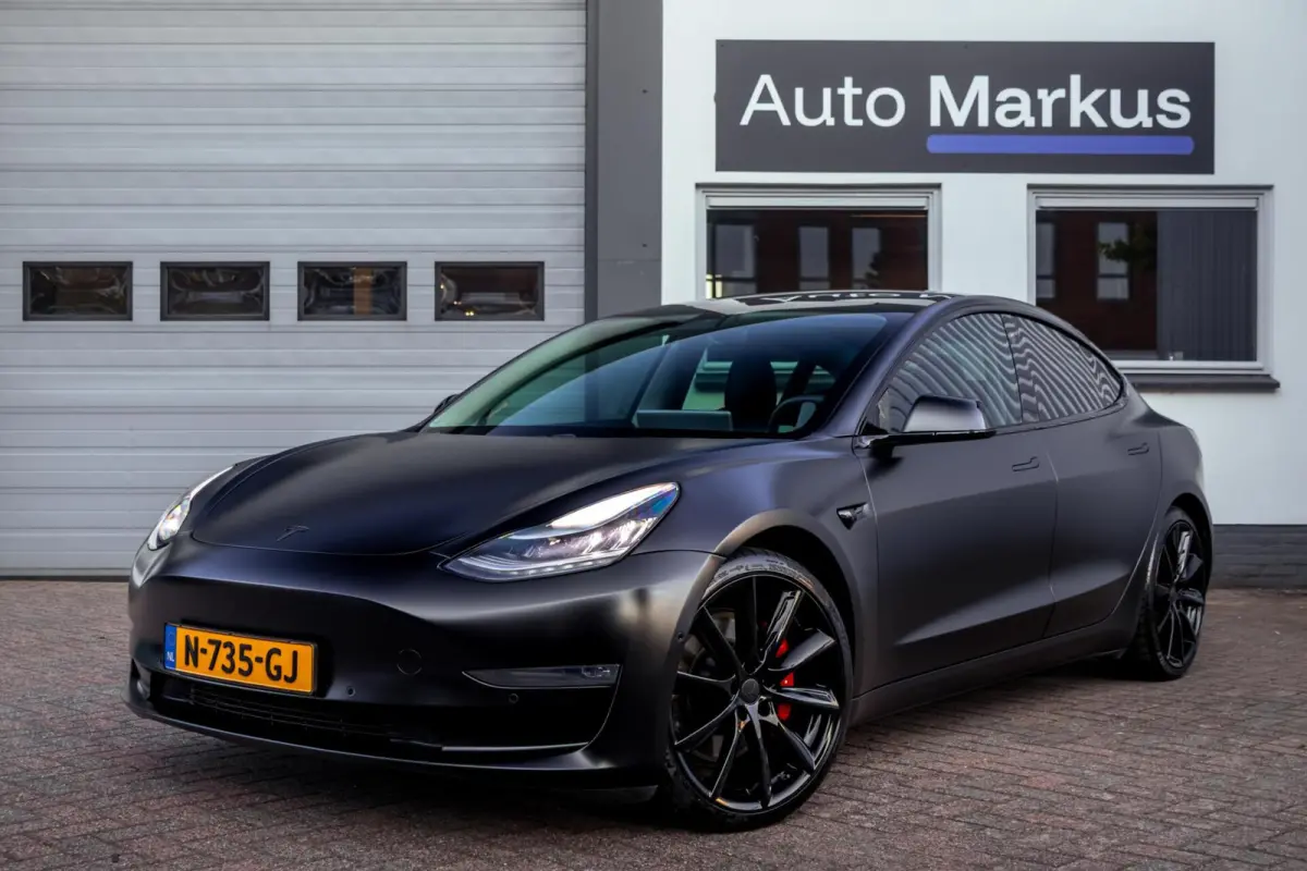 Performance AWD 75 kWh|Matte Gespoten|Uniek|Zeer netjes