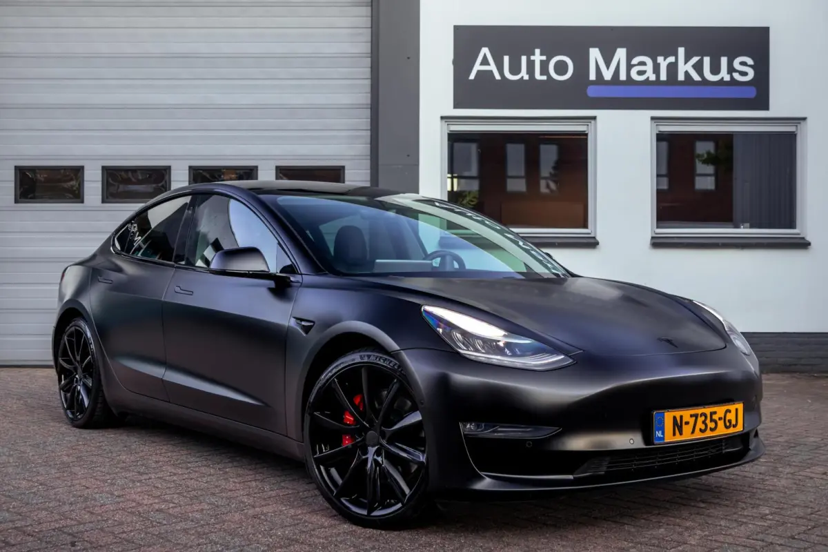 Performance AWD 75 kWh|Matte Gespoten|Uniek|Zeer netjes