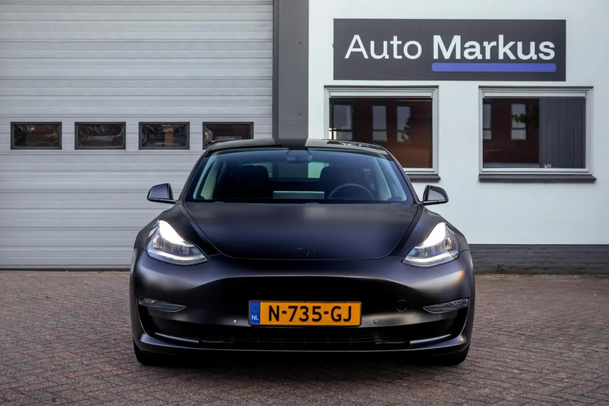 Performance AWD 75 kWh|Matte Gespoten|Uniek|Zeer netjes