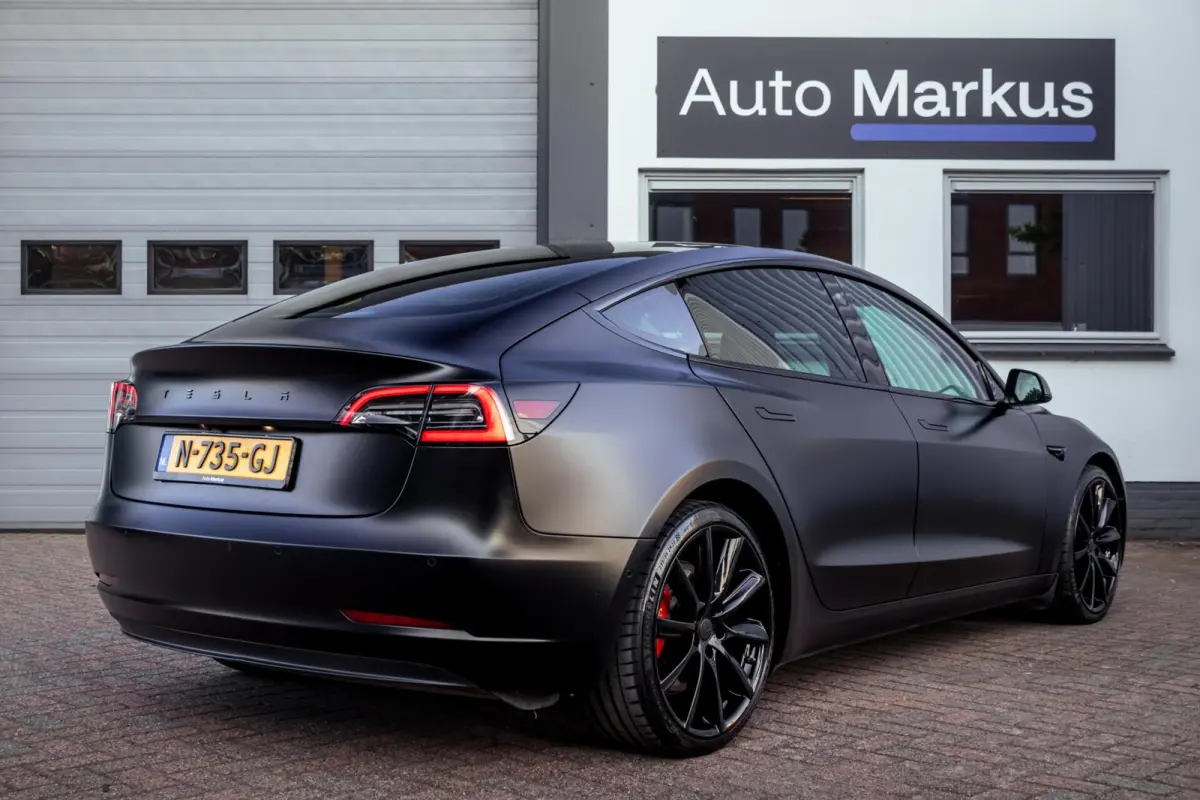 Performance AWD 75 kWh|Matte Gespoten|Uniek|Zeer netjes