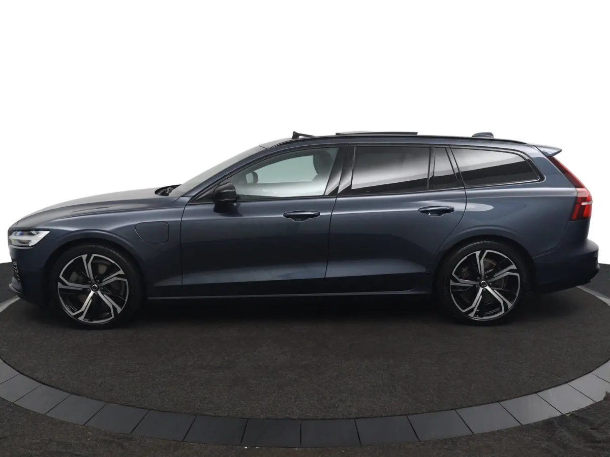 T8 Plug-in hybrid AWD Ultra Dark | Trekhaak | Panoramadak | Sportstoelen | Long range | 19 Inch |
