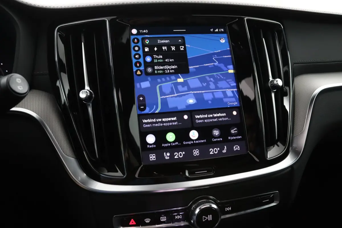 T8 Plug-in hybrid AWD Ultra Dark | Trekhaak | Panoramadak | Sportstoelen | Long range | 19 Inch |