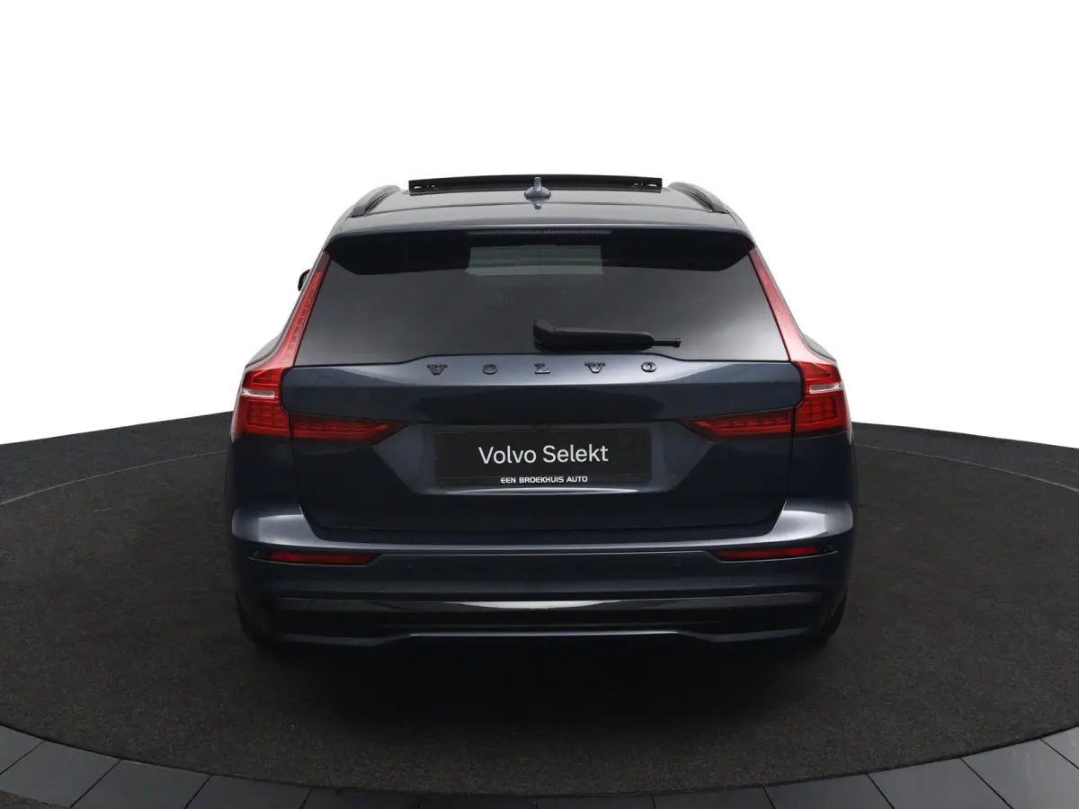 T8 Plug-in hybrid AWD Ultra Dark | Trekhaak | Panoramadak | Sportstoelen | Long range | 19 Inch |