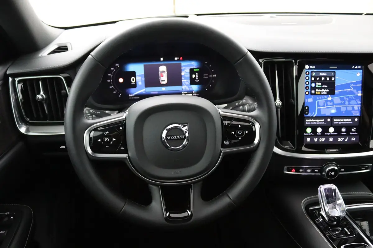 T8 Plug-in hybrid AWD Ultra Dark | Trekhaak | Panoramadak | Sportstoelen | Long range | 19 Inch |