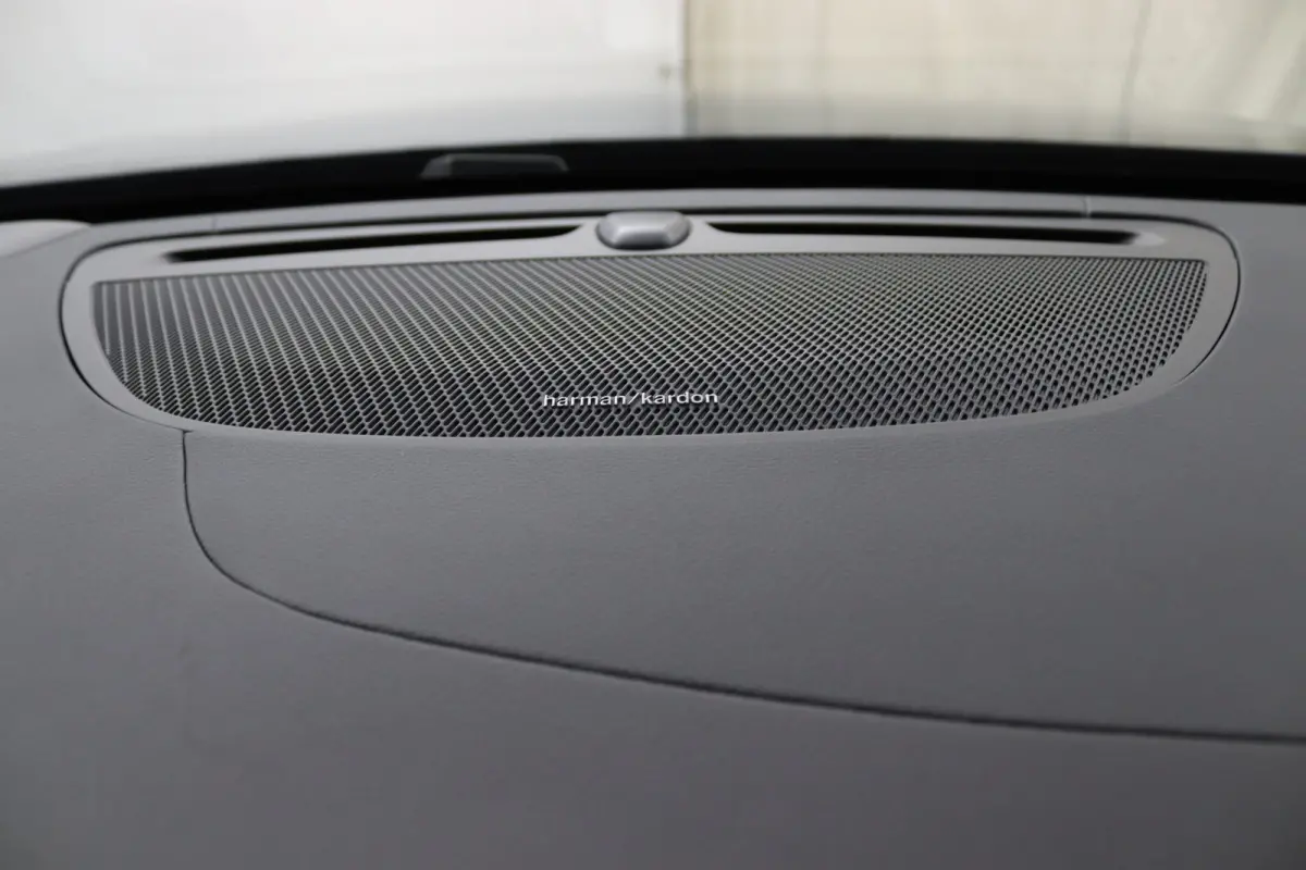 T8 Plug-in hybrid AWD Ultra Dark | Trekhaak | Panoramadak | Sportstoelen | Long range | 19 Inch |