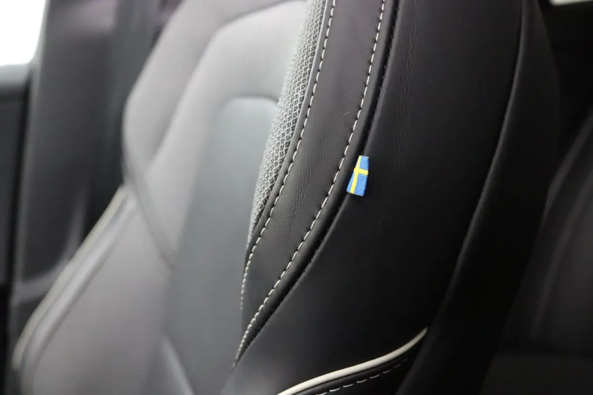 T8 Plug-in hybrid AWD Ultra Dark | Trekhaak | Panoramadak | Sportstoelen | Long range | 19 Inch |
