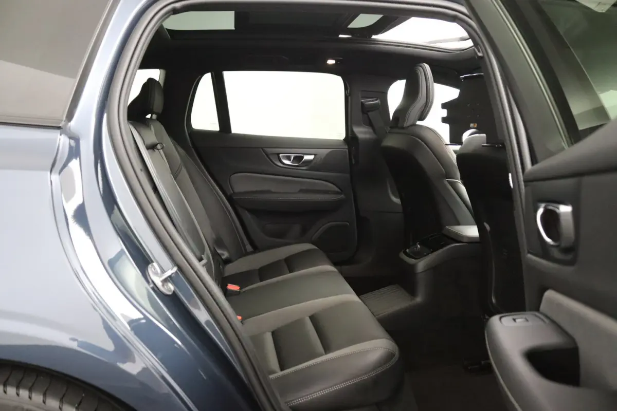 T8 Plug-in hybrid AWD Ultra Dark | Trekhaak | Panoramadak | Sportstoelen | Long range | 19 Inch |