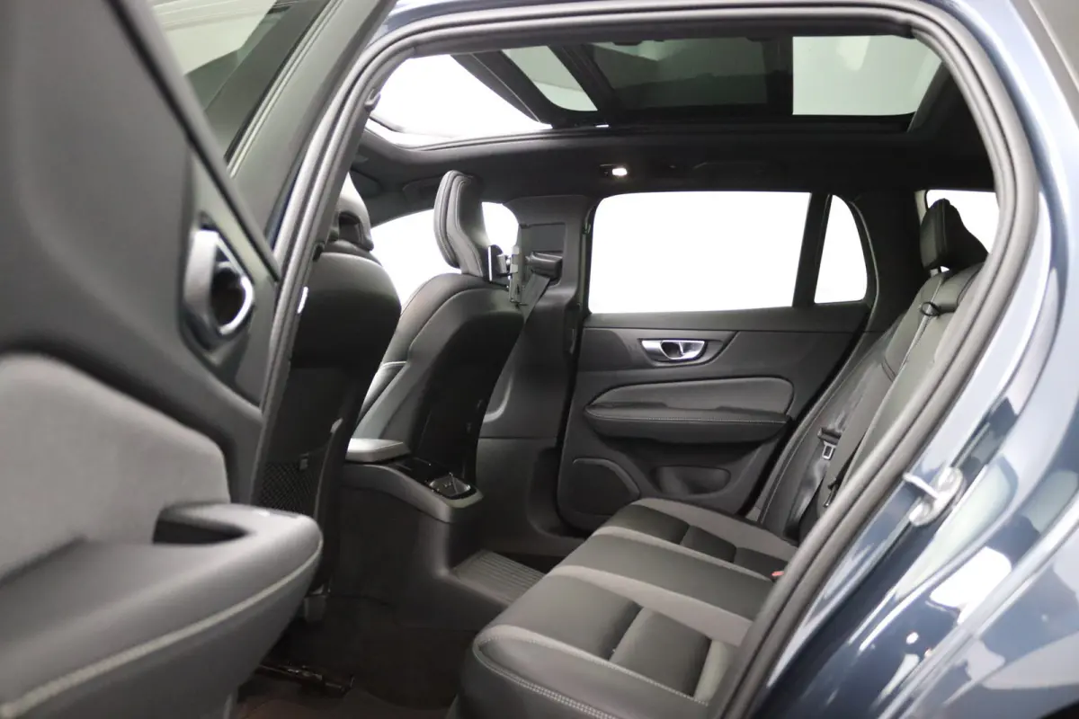 T8 Plug-in hybrid AWD Ultra Dark | Trekhaak | Panoramadak | Sportstoelen | Long range | 19 Inch |