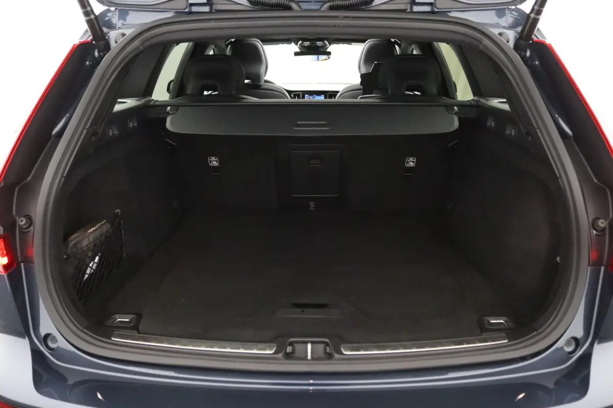 T8 Plug-in hybrid AWD Ultra Dark | Trekhaak | Panoramadak | Sportstoelen | Long range | 19 Inch |