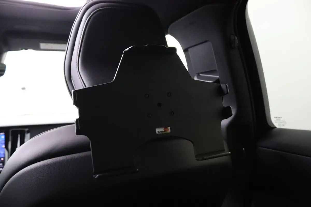 T8 Plug-in hybrid AWD Ultra Dark | Trekhaak | Panoramadak | Sportstoelen | Long range | 19 Inch |