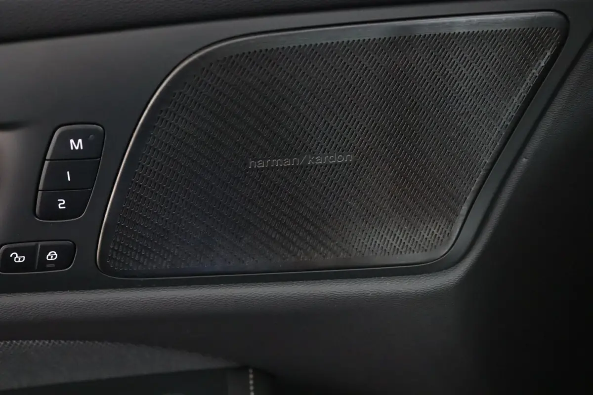 T8 Plug-in hybrid AWD Ultra Dark | Trekhaak | Panoramadak | Sportstoelen | Long range | 19 Inch |
