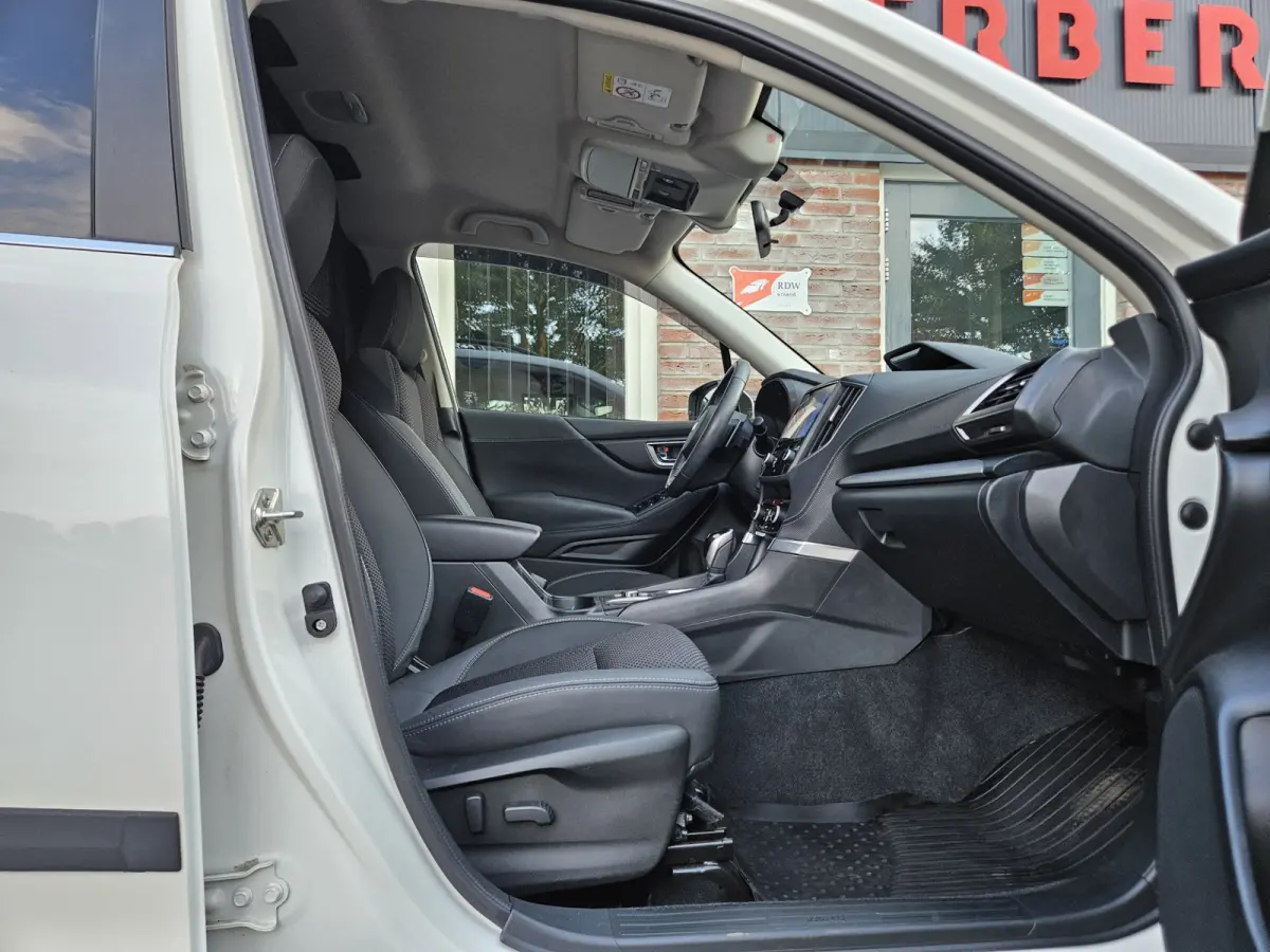 2.0 AWD Comfort Benzine/Grijs Kenteken! Trekhaak! Mooie/Nette Auto! Carplay! NAP! Uniek!
