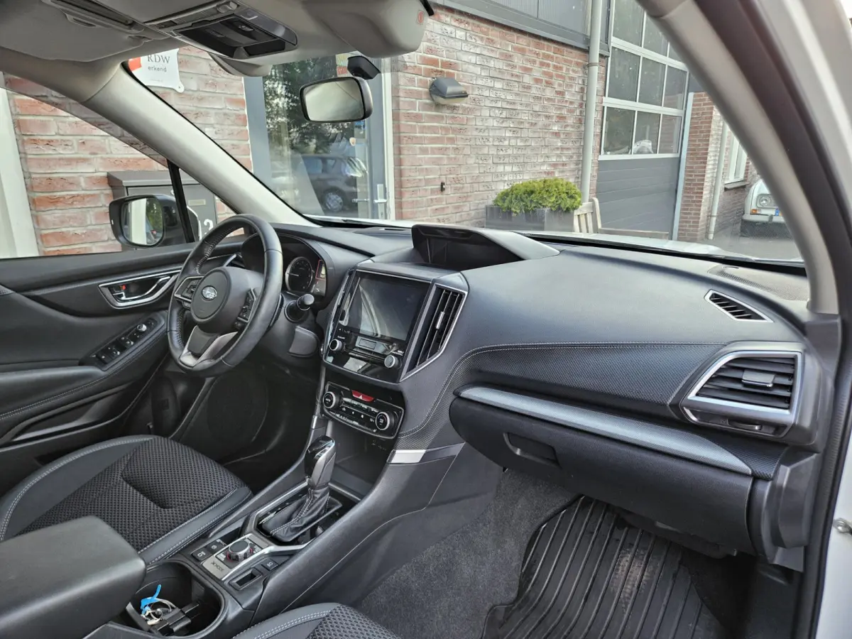 2.0 AWD Comfort Benzine/Grijs Kenteken! Trekhaak! Mooie/Nette Auto! Carplay! NAP! Uniek!