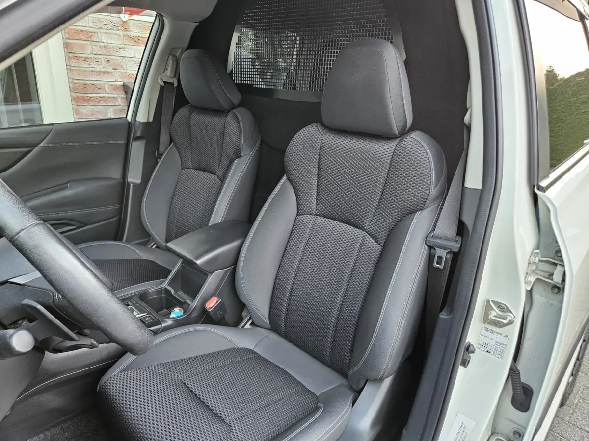 2.0 AWD Comfort Benzine/Grijs Kenteken! Trekhaak! Mooie/Nette Auto! Carplay! NAP! Uniek!