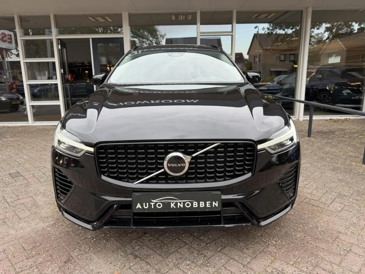2.0 T6 Plug-in hybrid AWD Plus Dark, Leer, Pano..