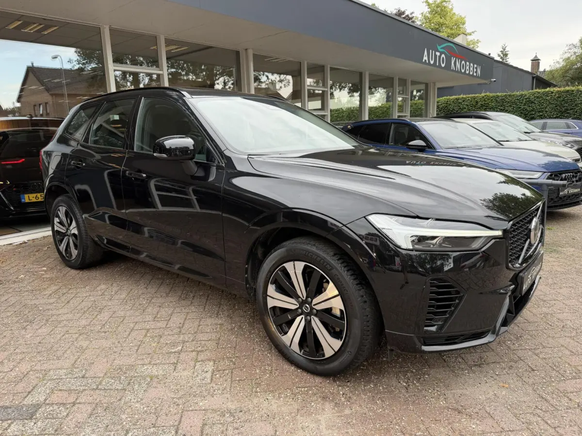 2.0 T6 Plug-in hybrid AWD Plus Dark, Leer, Pano..