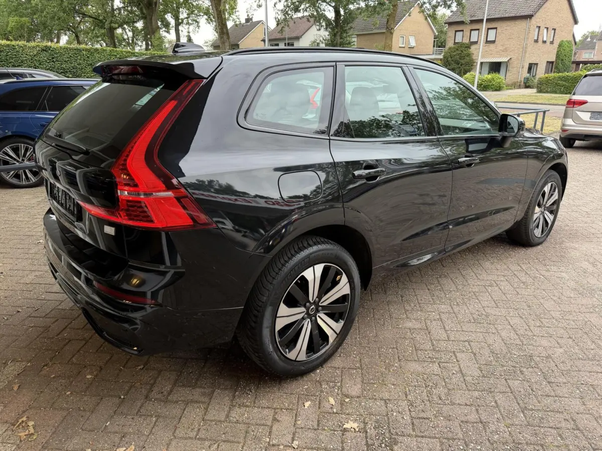 2.0 T6 Plug-in hybrid AWD Plus Dark, Leer, Pano..