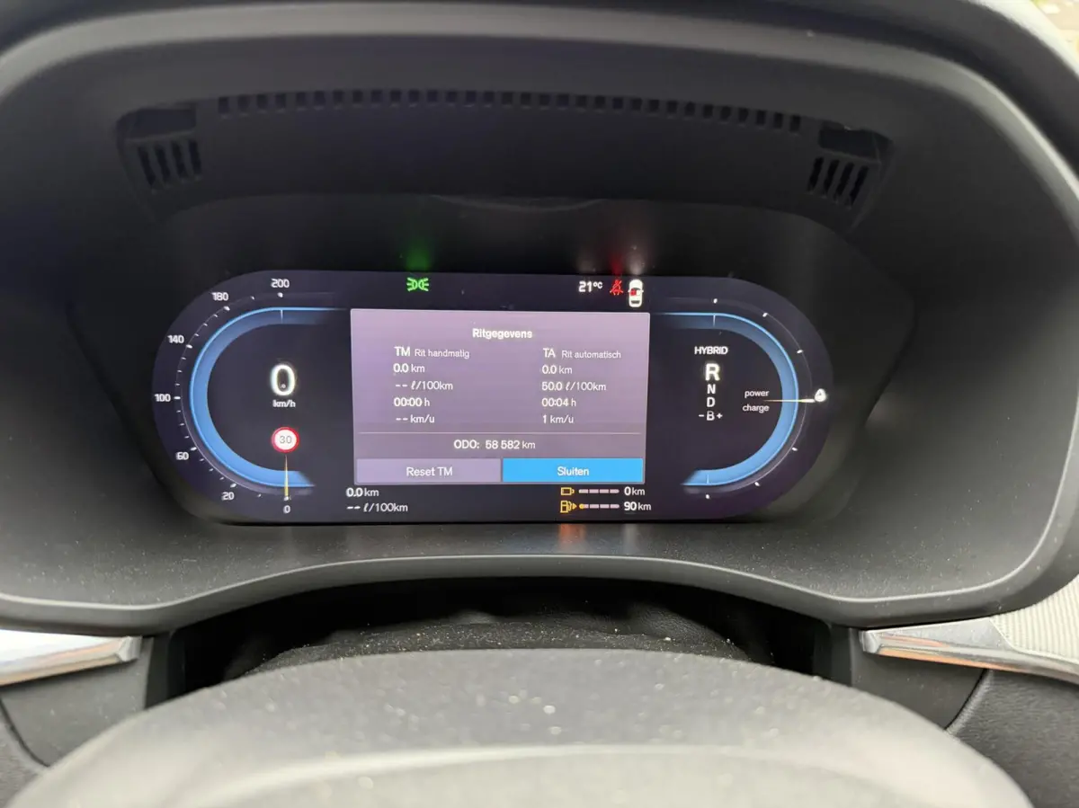 2.0 T6 Plug-in hybrid AWD Plus Dark, Leer, Pano..