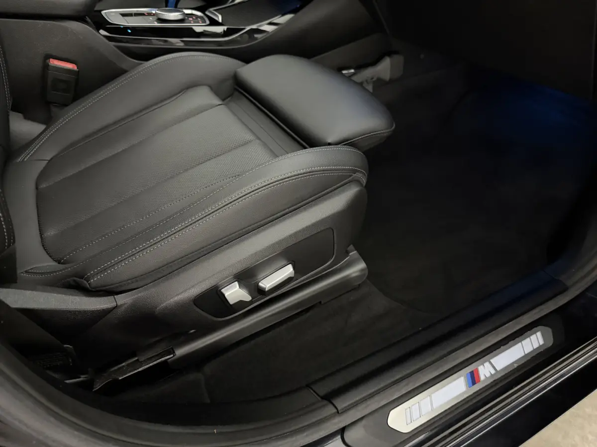Executive 80 kWh M-Sport | Snelladen | SOH 93% | Pano | Memory | Sfeer | Virtual | Camera | Sfeer | Carplay | Trekhaak