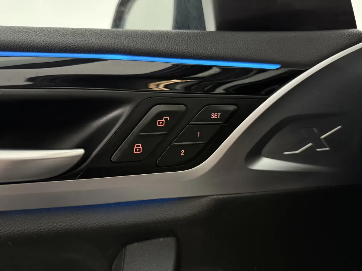 Executive 80 kWh M-Sport | Snelladen | SOH 93% | Pano | Memory | Sfeer | Virtual | Camera | Sfeer | Carplay | Trekhaak
