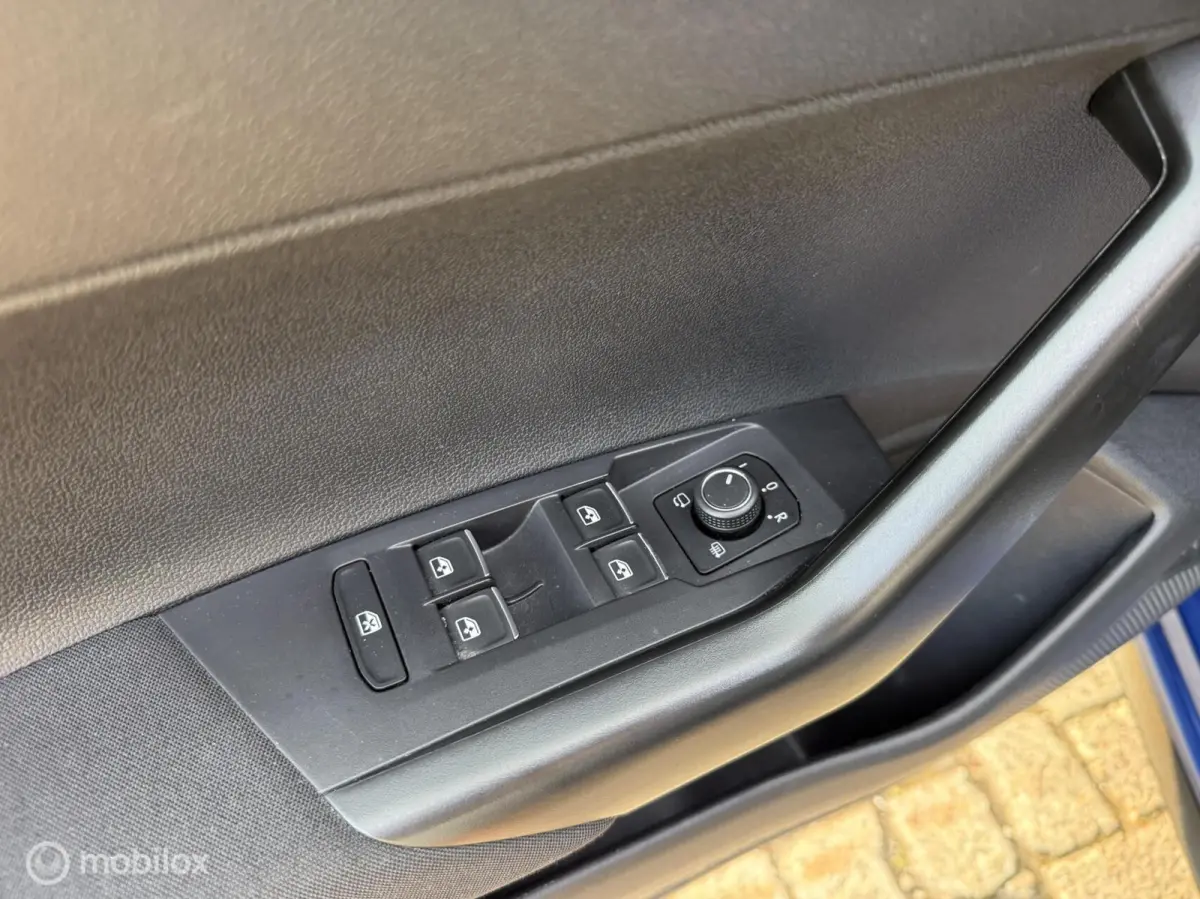 1.0 TSI R-Line ACC | CARPLAY | PDC |