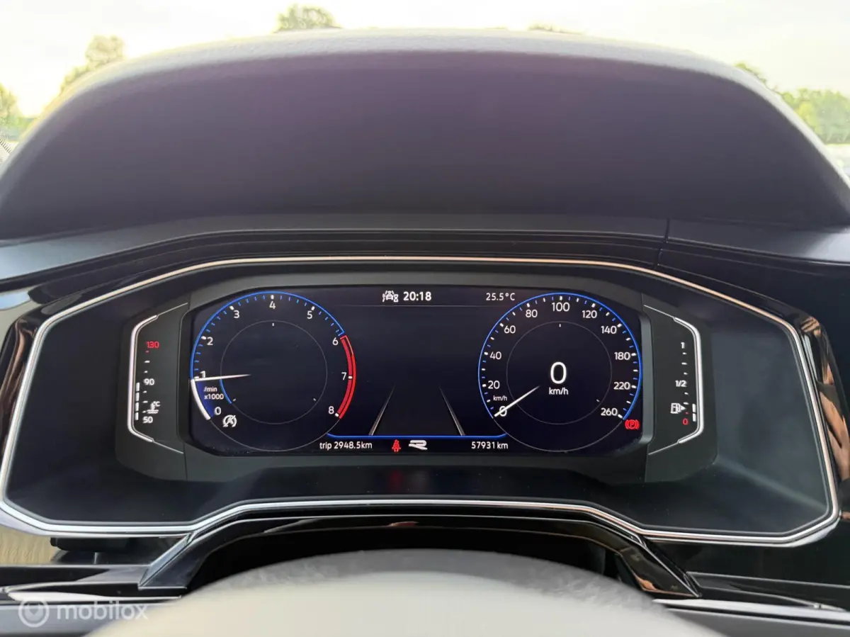 1.0 TSI R-Line ACC | CARPLAY | PDC |