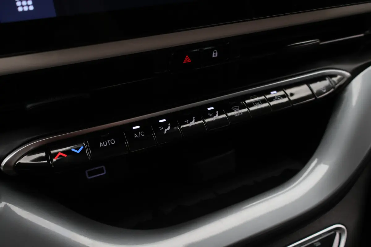 Icon 42 kWh Virtual Cockpit, Cruise, Apple Carplay, Lane Assist, Climate, DAB, LED, 16''