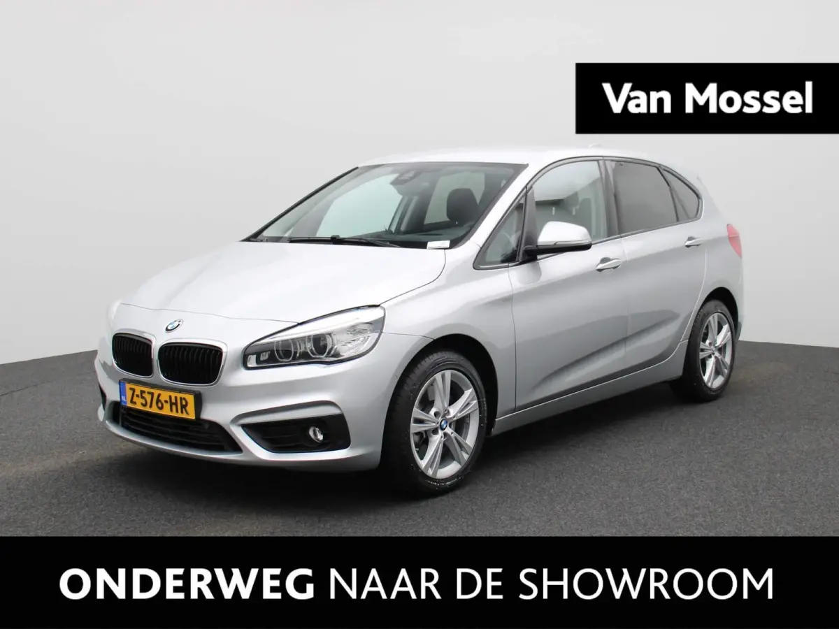 225i xDrive | ELEKTRISCHE BESTUURDERSSTOEL MET GEHEUGEN | | NAVIGATIE | ACHTERUITRIJCAMERA | HEAD-UP DISPLAY | STOELVERWARMING | PARKEERSENBSOREN VOOR + ACHTER | PARKEERASSISTENT | LED |