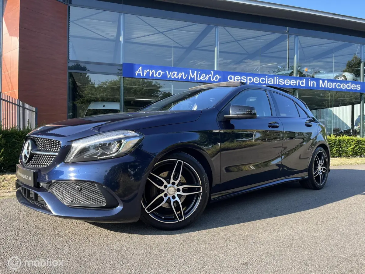 180 AMG Night Edition Pano,led,Carplay,camera