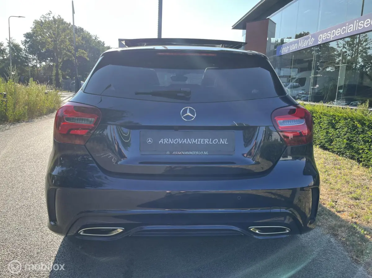 180 AMG Night Edition Pano,led,Carplay,camera