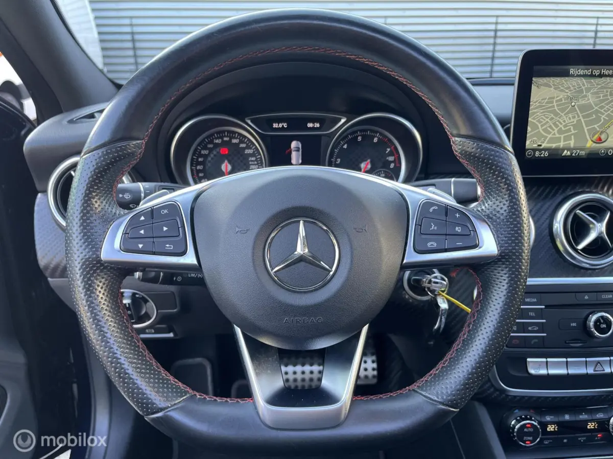 180 AMG Night Edition Pano,led,Carplay,camera