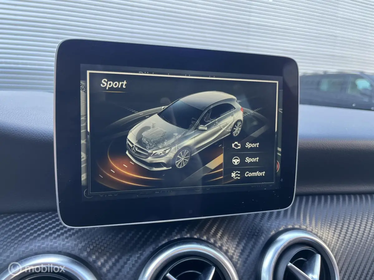 180 AMG Night Edition Pano,led,Carplay,camera