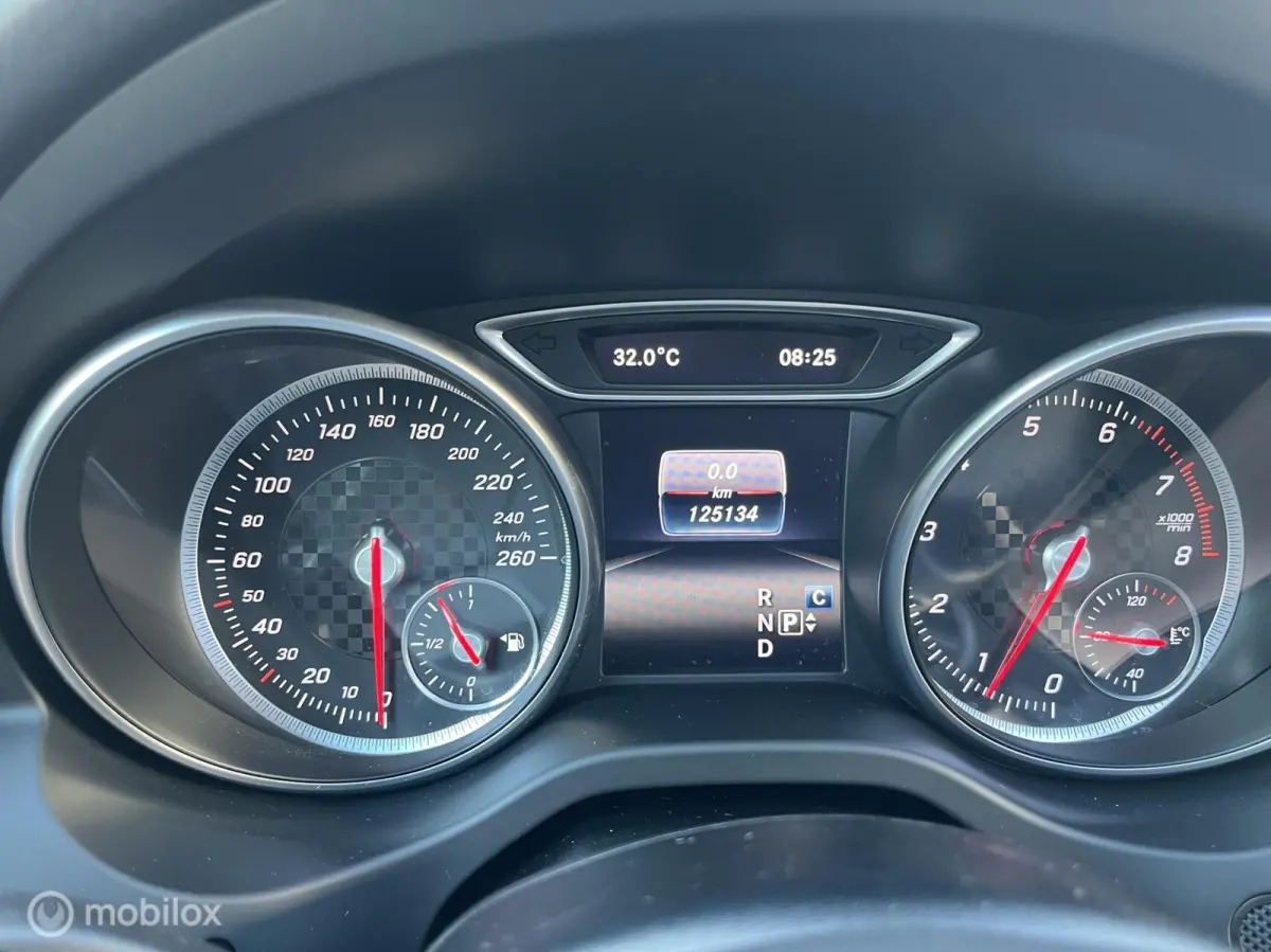 180 AMG Night Edition Pano,led,Carplay,camera