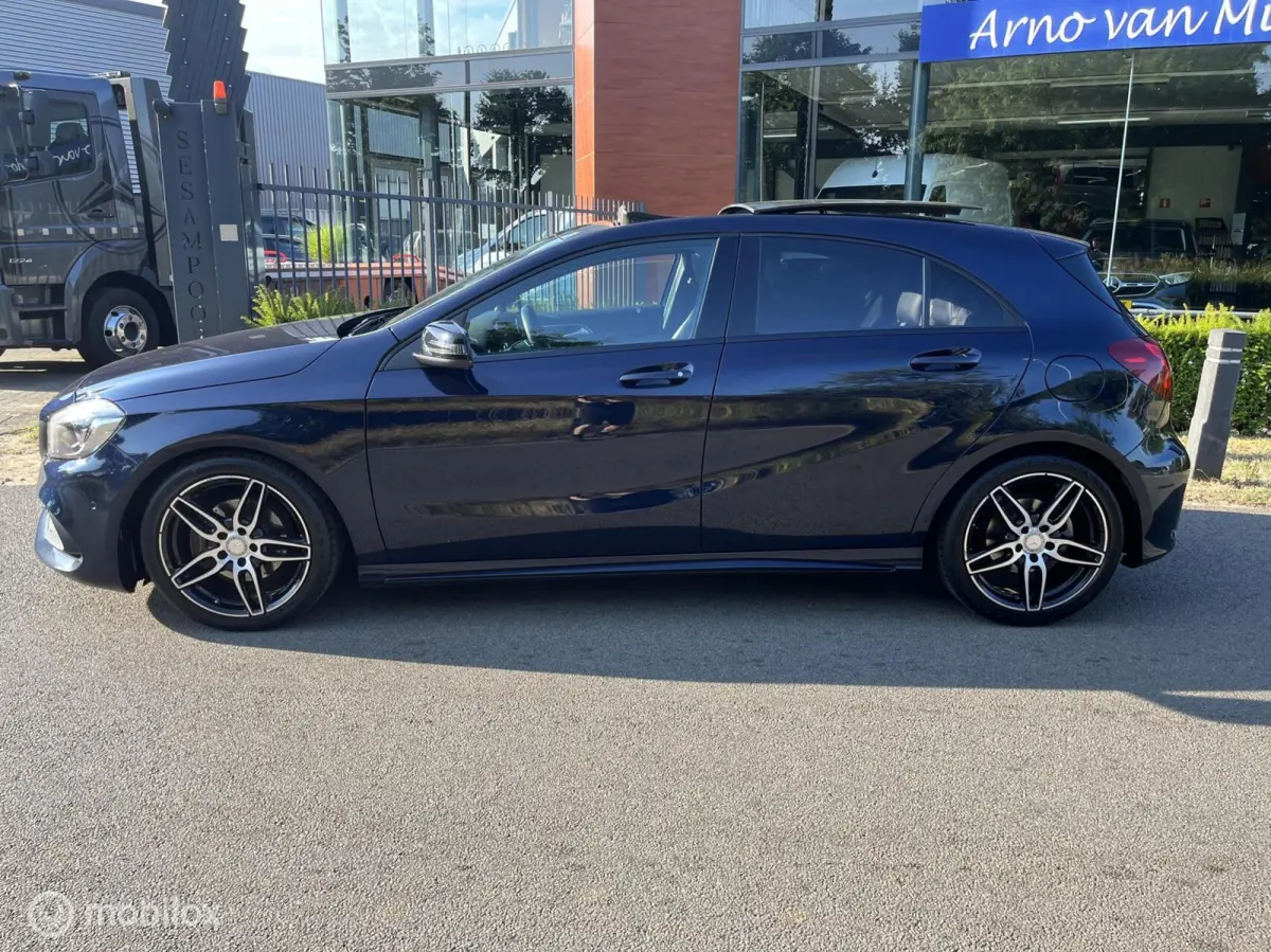 180 AMG Night Edition Pano,led,Carplay,camera